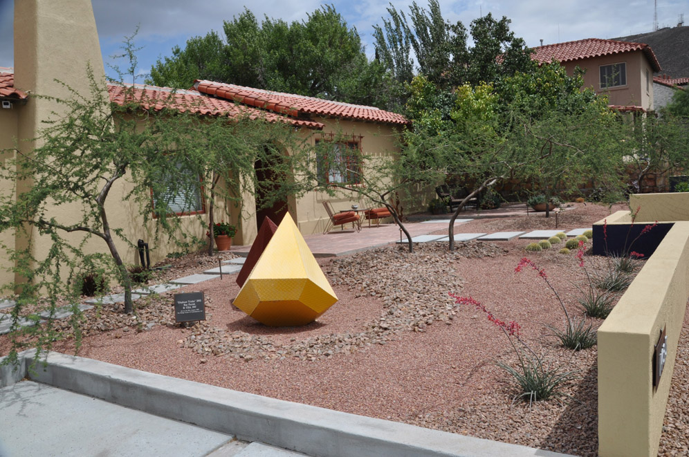 Modern El Paso Garden 1