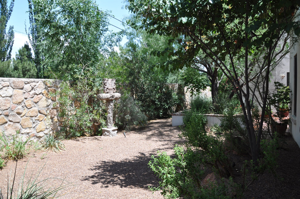 Courtyard El Paso Garden 19