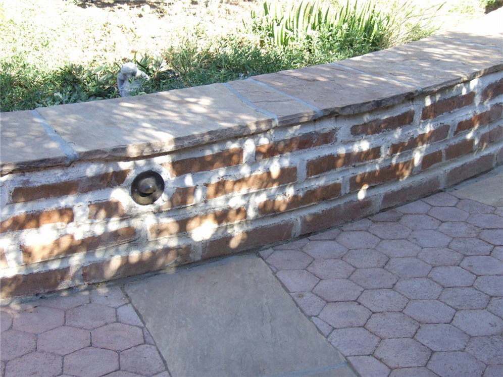 Paver-topped Seating